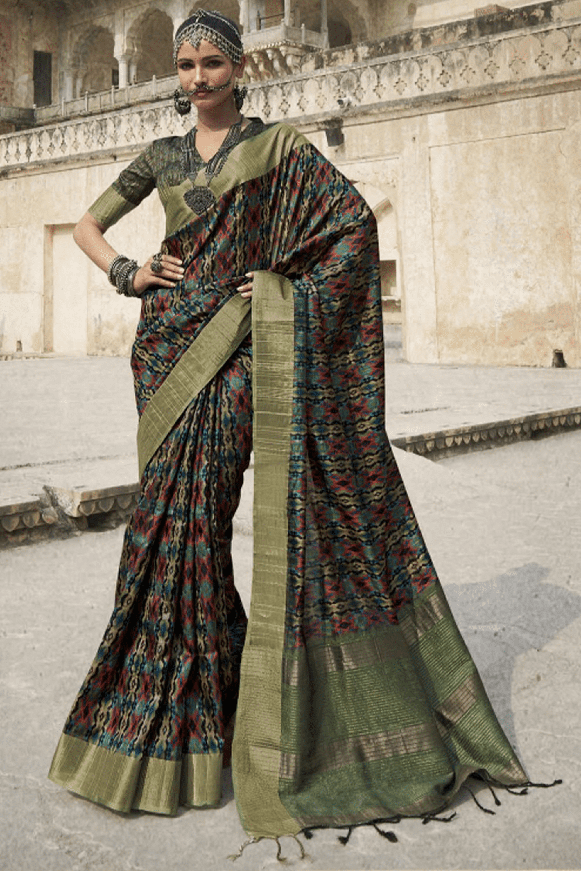 Pista Green Woven Dola Silk Saree With Contrast Embroidered Blouse - Mejaaz  Fashion